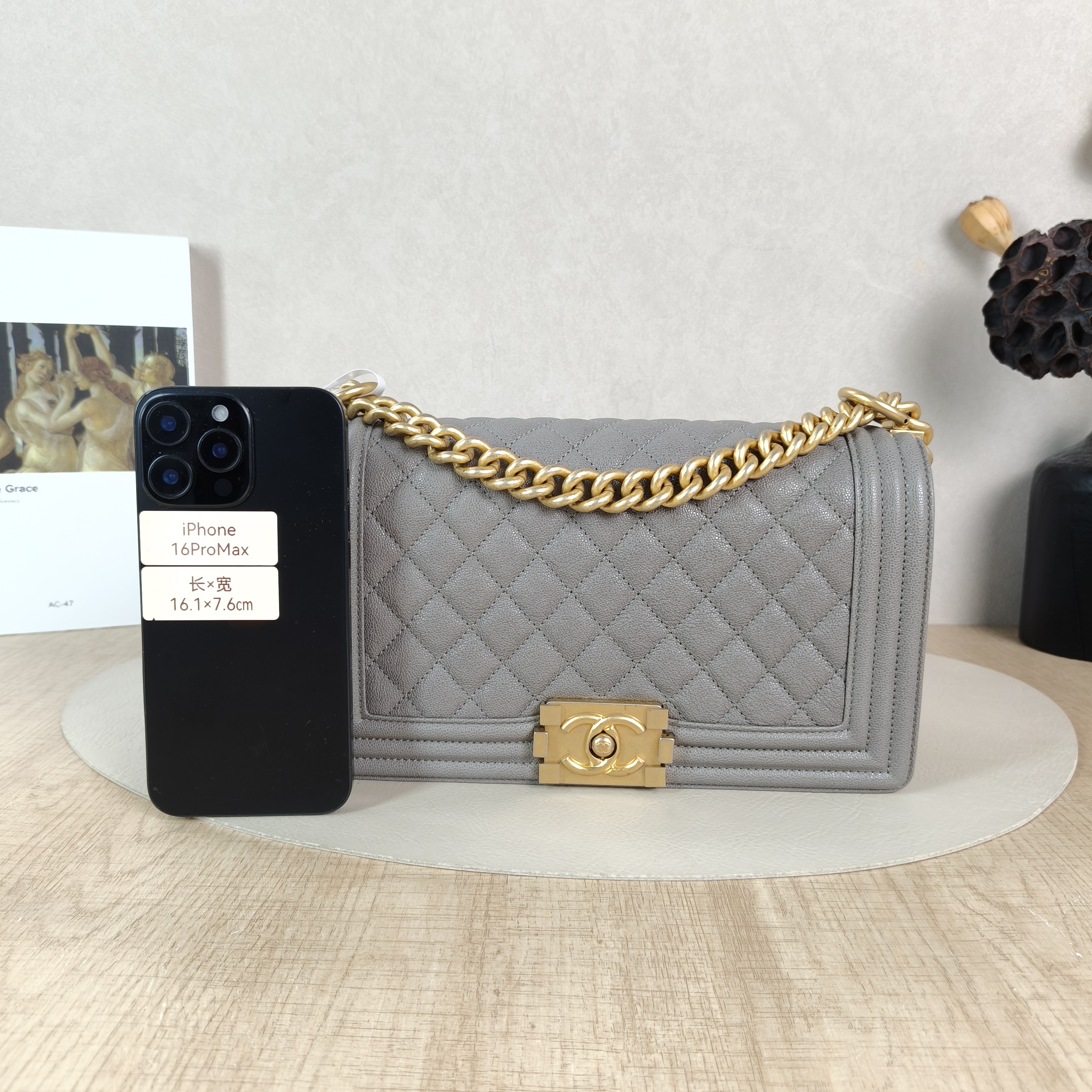 Chanel Crossbody Bag Le BoyGrey Grained Calfskin Medium25 × 9 × 15 cm — cover view 4 of 5