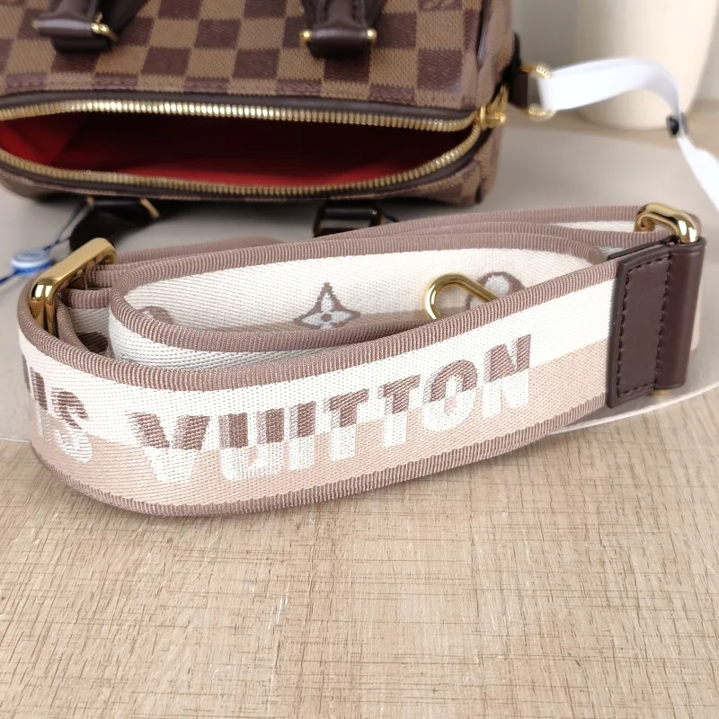 Louis Vuitton Crossbody Bag Speedy20 Shoulder Strap PVC Small20.5 × 12 × 13.5 cm — detail view 2 of 13