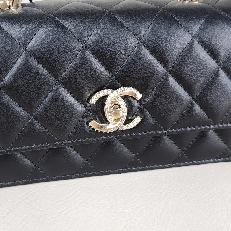 Chanel Crossbody Bag woc Black Lambskin 19 × 4 × 11.5 cm — detail view 10 of 14