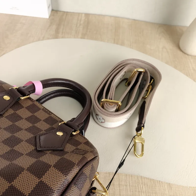 Louis Vuitton Crossbody Bag Speedy20 Shoulder Strap PVC Small 20.5 × 12 × 13.5 cm — detail view 10 of 10