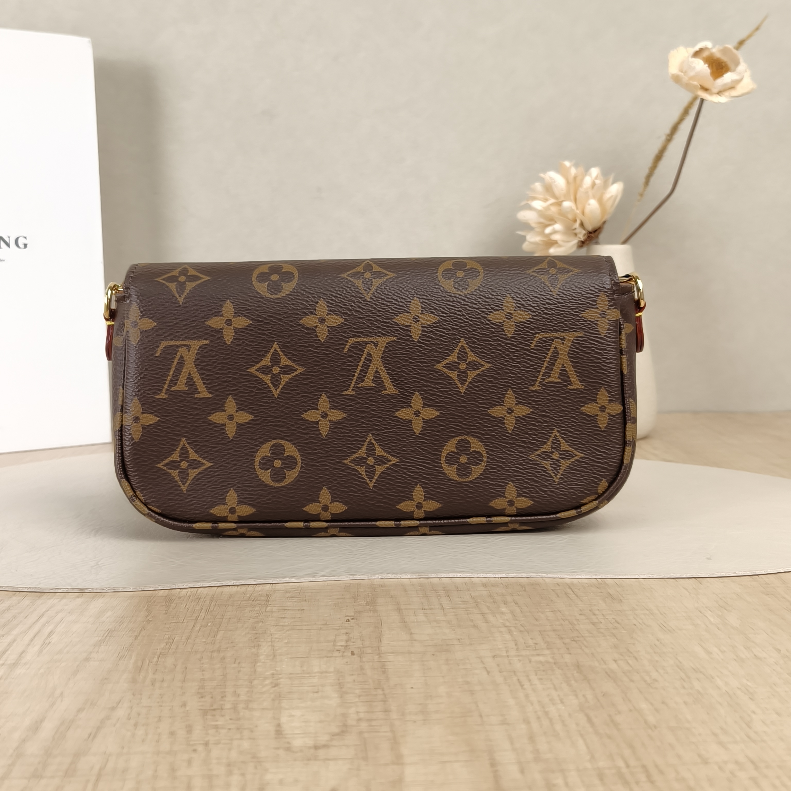 Louis Vuitton Crossbody Bag IVY Monogram PVC Small23.5 × 4.3 × 12 cm — cover view 3 of 5