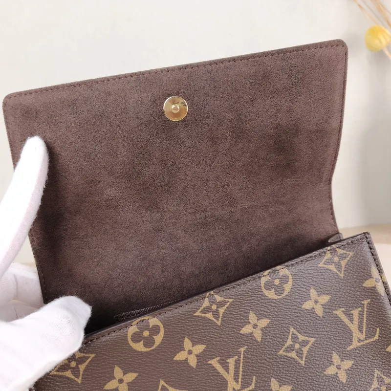 Louis Vuitton Crossbody Bag LILY Chain Bagwoc Monogram PVC One Size 21 × 3.5 × 10.5 cm — detail view 5 of 11