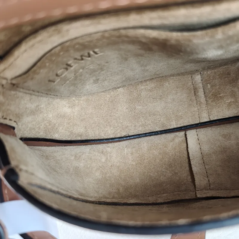 LOEWE Crossbody Bag Gate Caramel Calfskin Mini 15 × 8 × 12.5 cm — detail view 4 of 11