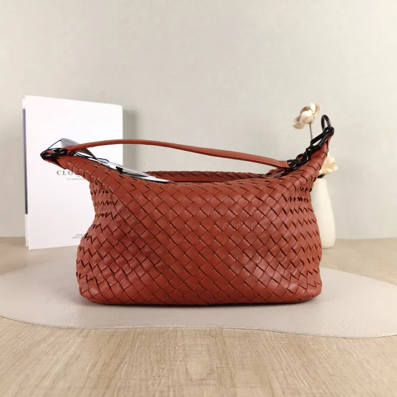 Bottega Veneta Top Handle Bag Woven Vanity Case Bag Red Lambskin One Size 25 × 12 × 18 cm Conditioned