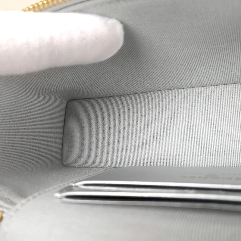 Chanel Crossbody Bag lp Box Bag Top Handle Crossbody Bag Silver Grained Calfskin 19.5 × 5 × 17 cm — detail view 9 of 13