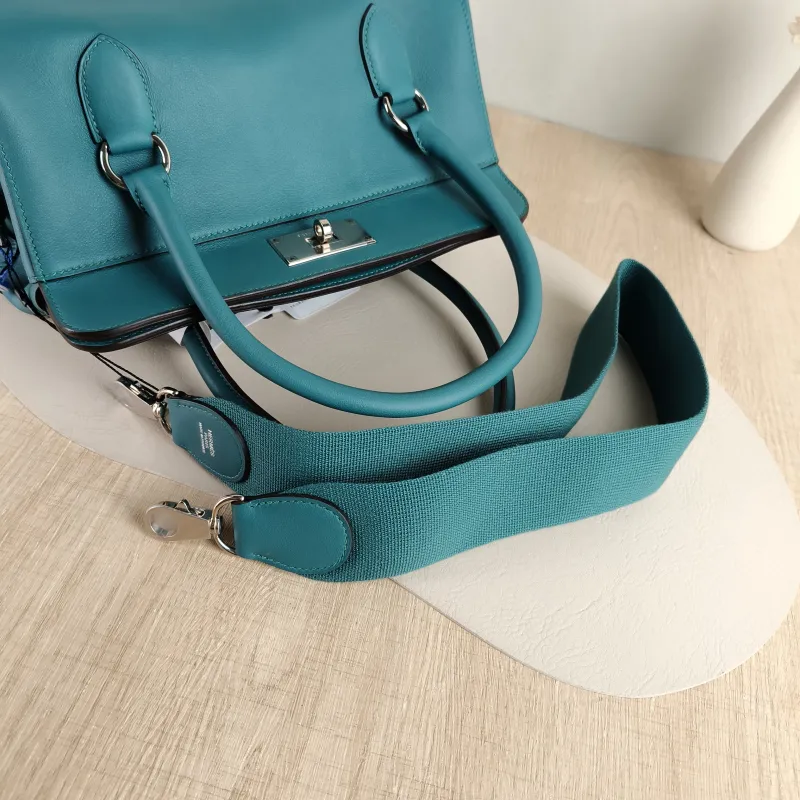 Hermès Top Handle Bag tool box Box Z6 Evercolor Calfskin Medium 26 × 18 × 20 cm R — detail view 1 of 10