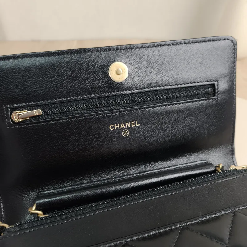 Chanel Crossbody Bag Classic Flap WOC CF WOCWOC Bag Edition Black Lambskinmini19.2 × 3.5 × 12.3 cm — detail view 12 of 17