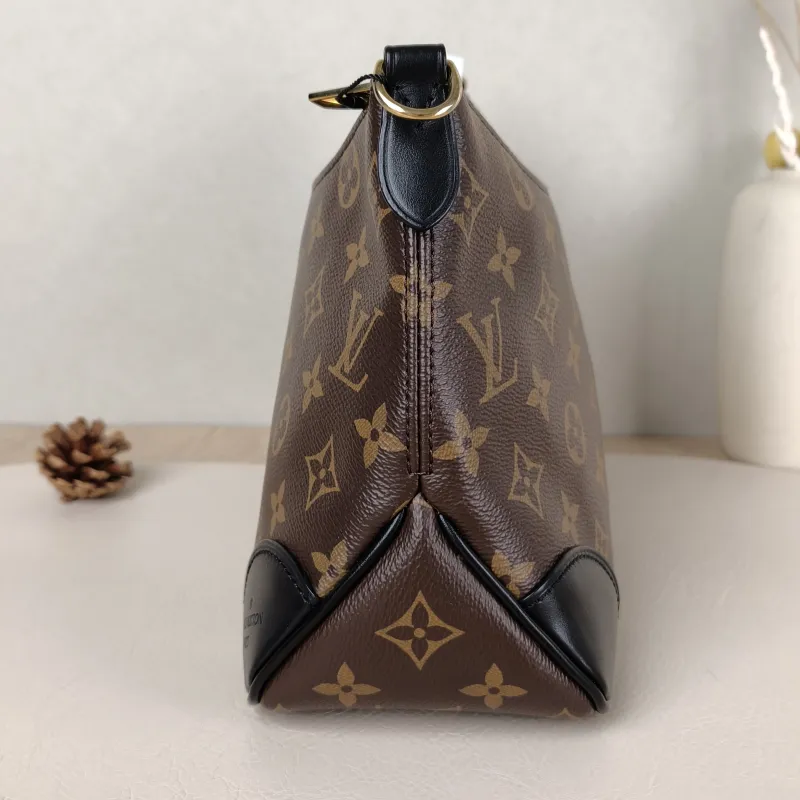 Louis Vuitton Crossbody Bag Boulogne PVC Small26 × 9.5 × 16 cm — detail view 5 of 10