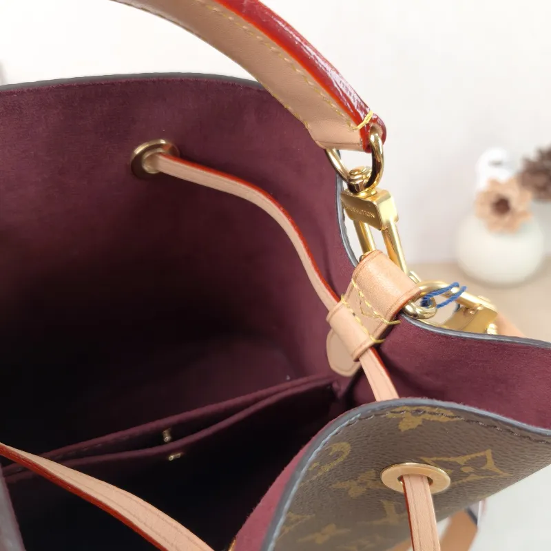 Louis Vuitton Crossbody Bag NÉONOÉ Bucket Bag BB Monogram PVCBB20 × 13 × 20 cm — detail view 6 of 13