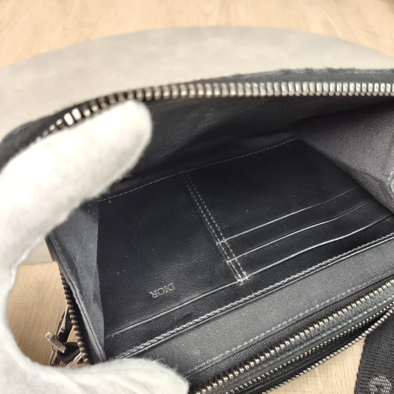 DIOR Shoulder Bag oblique Shoulder Bag Black Monogram Canvas 17 × 5 × 12 cm — detail view 5 of 10