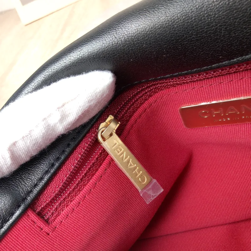 Chanel Crossbody Bag 19Bag Black SL ambskin Medium 30 × 10 × 20 cm — detail view 7 of 14