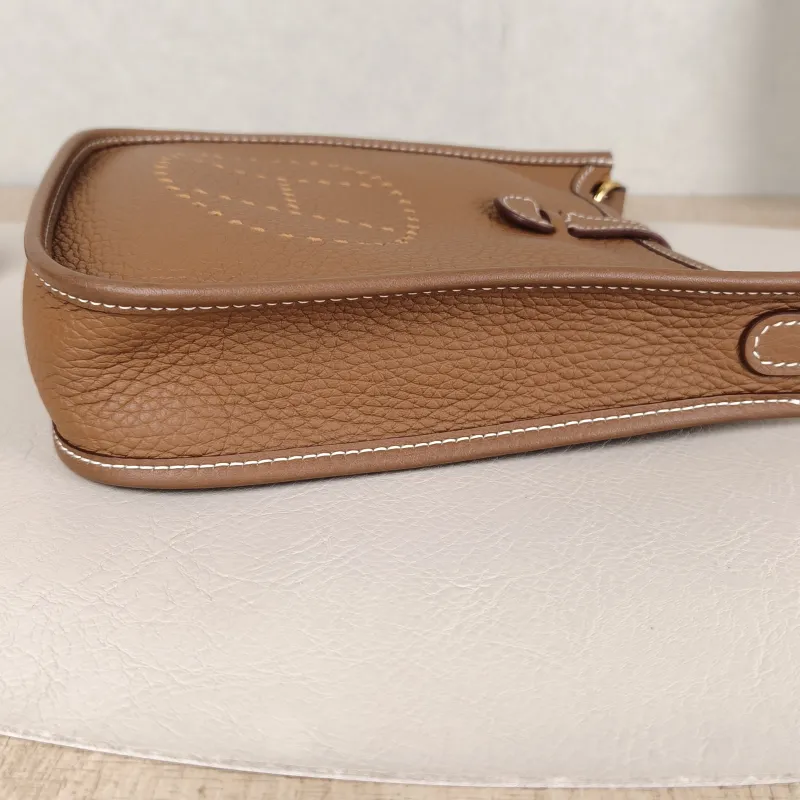 Hermès Crossbody Bag Evelyne Mini 16 Mini 16 Taurillon Clemence TC Calfskin Mini 17 × 5.5 × 18 cm W — detail view 7 of 9