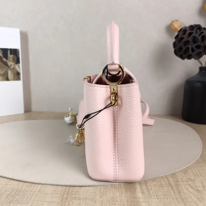 Louis Vuitton Shoulder Bag Capucines Pink Calfskin Mini 21 × 8 × 14 cm — detail view 5 of 15