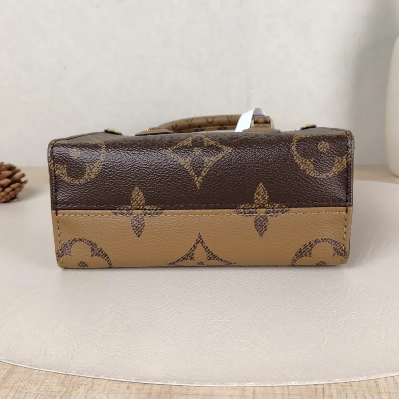Louis Vuitton Crossbody Bag Onthego BB Monogram PVC BB 18 × 8.5 × 15 cm — cover view 3 of 5