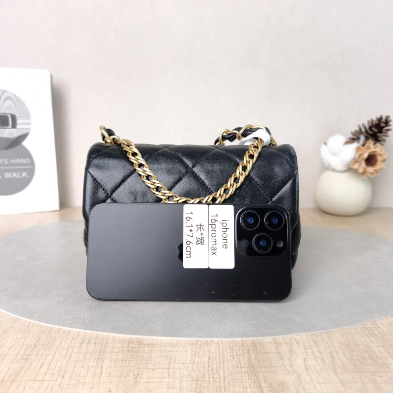 Chanel Crossbody Bag mini Black Lambskin One Size20 × 6 × 12 cm — cover view 5 of 5
