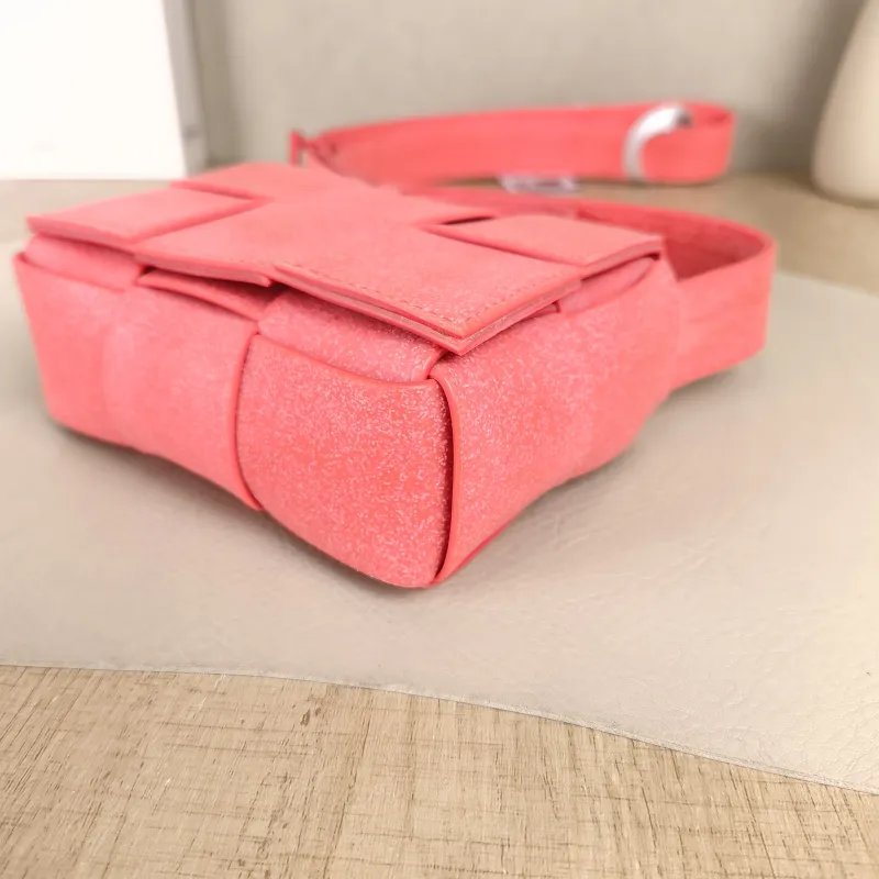 Bottega Veneta Crossbody Bag Cassette Woven Pink PV Cmini15 × 6 × 11 cm — detail view 3 of 11