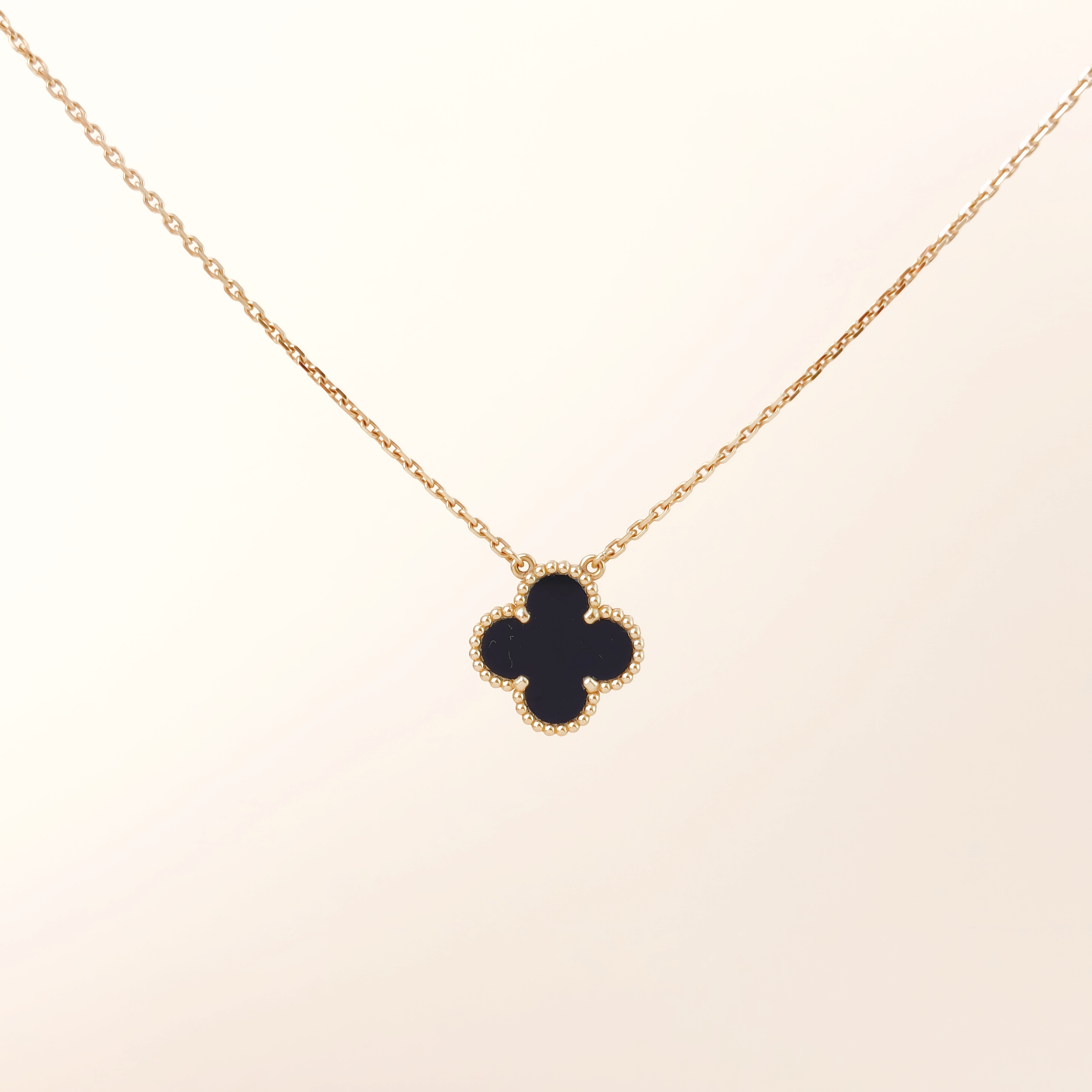 Van Cleef & Arpels Necklace Alhambra Alhambra Collection Necklace 18KY ellow Gold Vintage Small1.5 × 1.5 × 40 cm