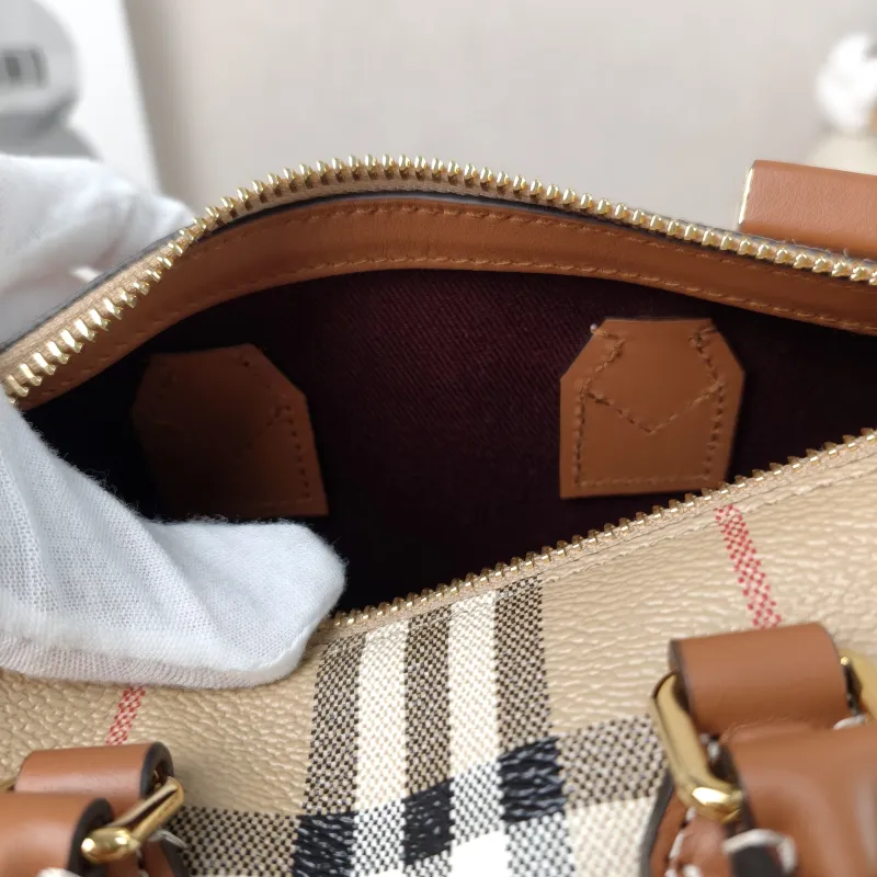 BURBERRY Top Handle Bag Top Handle Bag Colorblock PVC Mini 18.5 × 11 × 12 cm — detail view 7 of 14