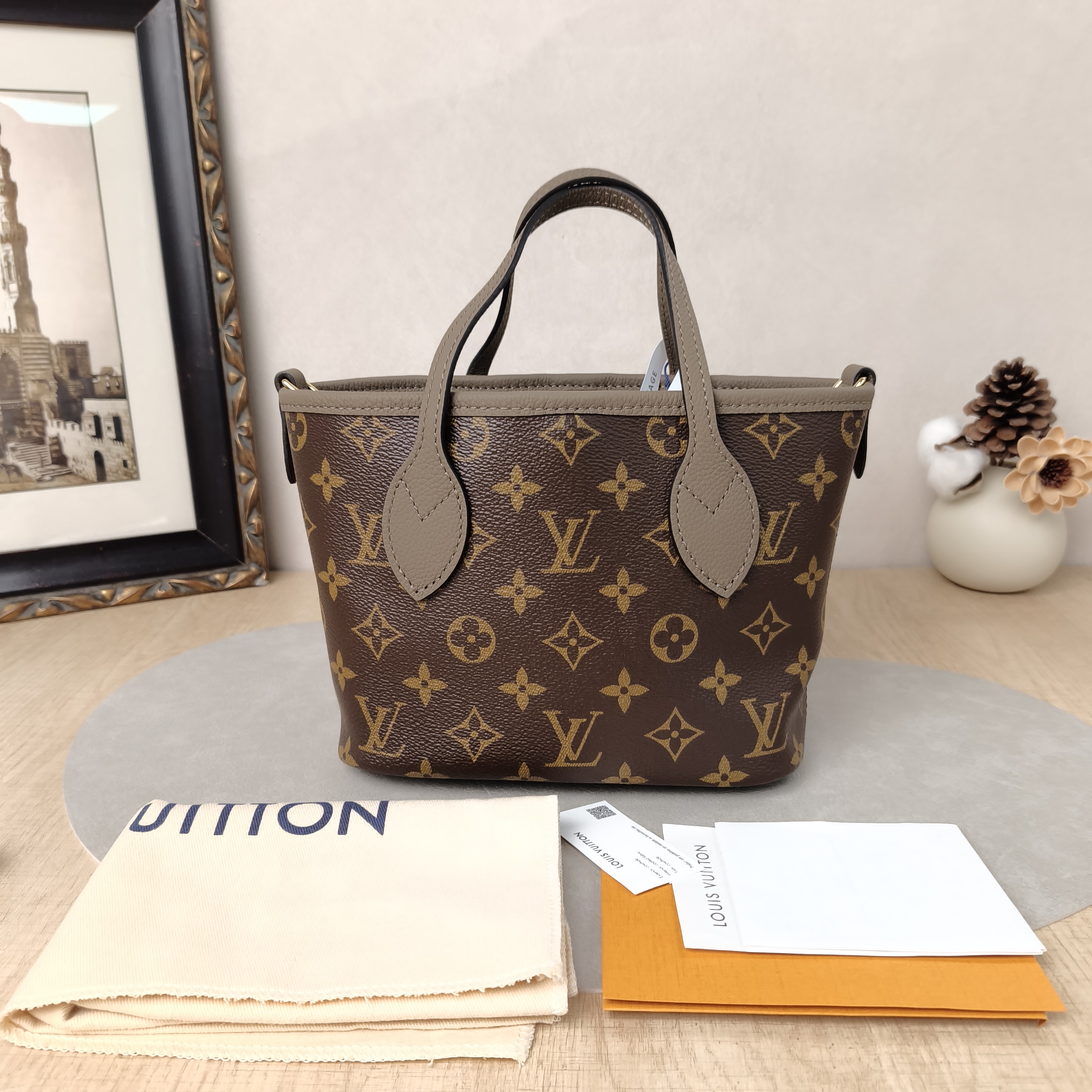 Louis Vuitton Crossbody Bag NEVERFULL INSIDE OUT BB PVC · Calfskin BB26.5 × 11 × 16.5 cm — cover view 4 of 6