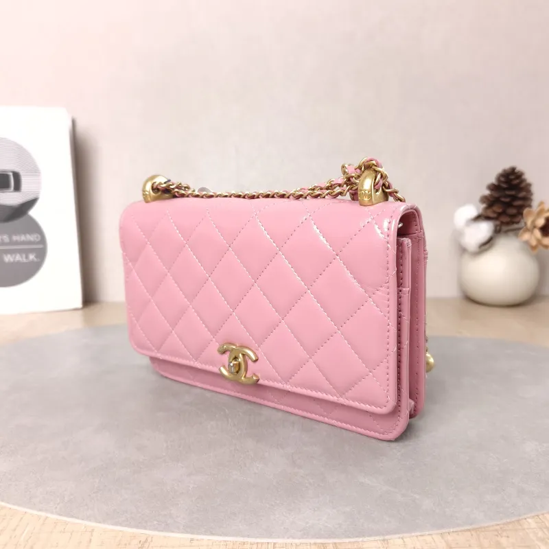 Chanel Crossbody Bag woc Pink Calfskin One Size19.2 × 3.5 × 12.3 cm — cover view 2 of 5