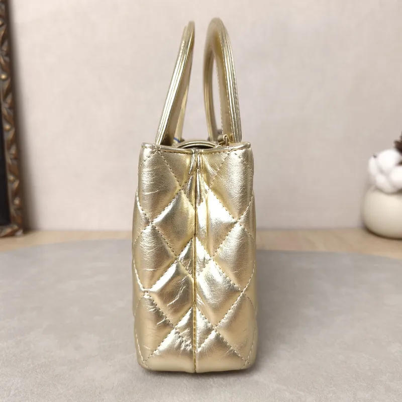 Chanel Crossbody Bag Kelly Gold Lambskin19 × 7 × 13 cm — detail view 7 of 16