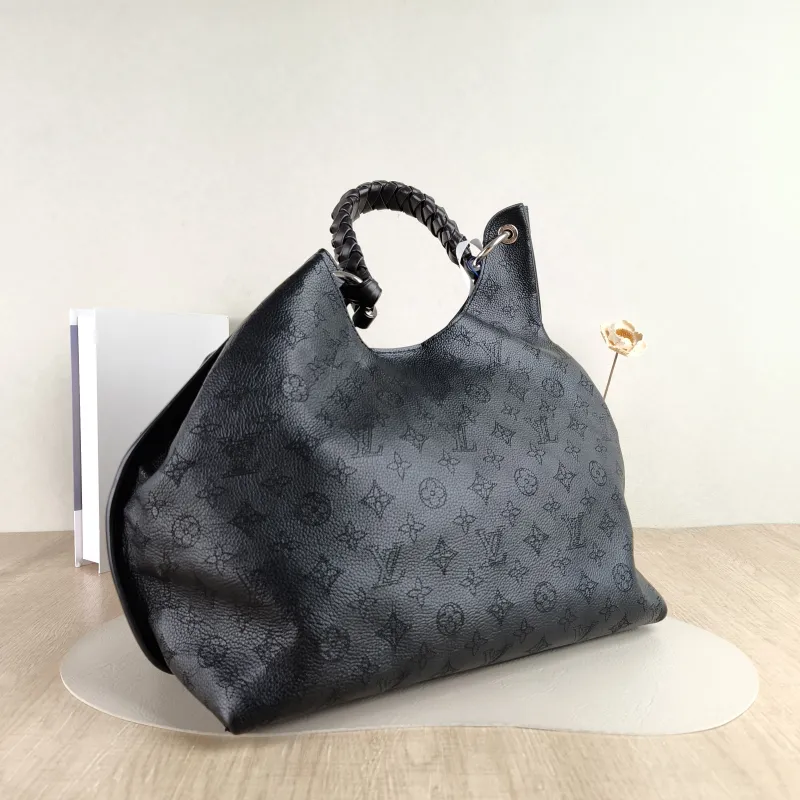 Louis Vuitton Shoulder Bag Carmel Hobo Shoulder Bag Black Calfskin One Size 35 × 17 × 40 cm — cover view 5 of 5