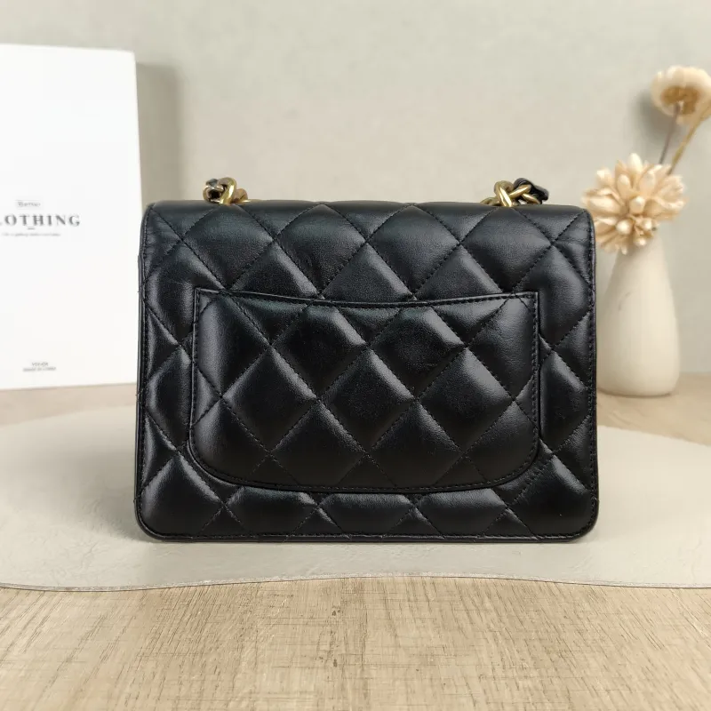 Chanel Crossbody Bagcf Collection Crossbody Bag Black Lambskin One Size19 × 9 × 14 cm — cover view 4 of 5