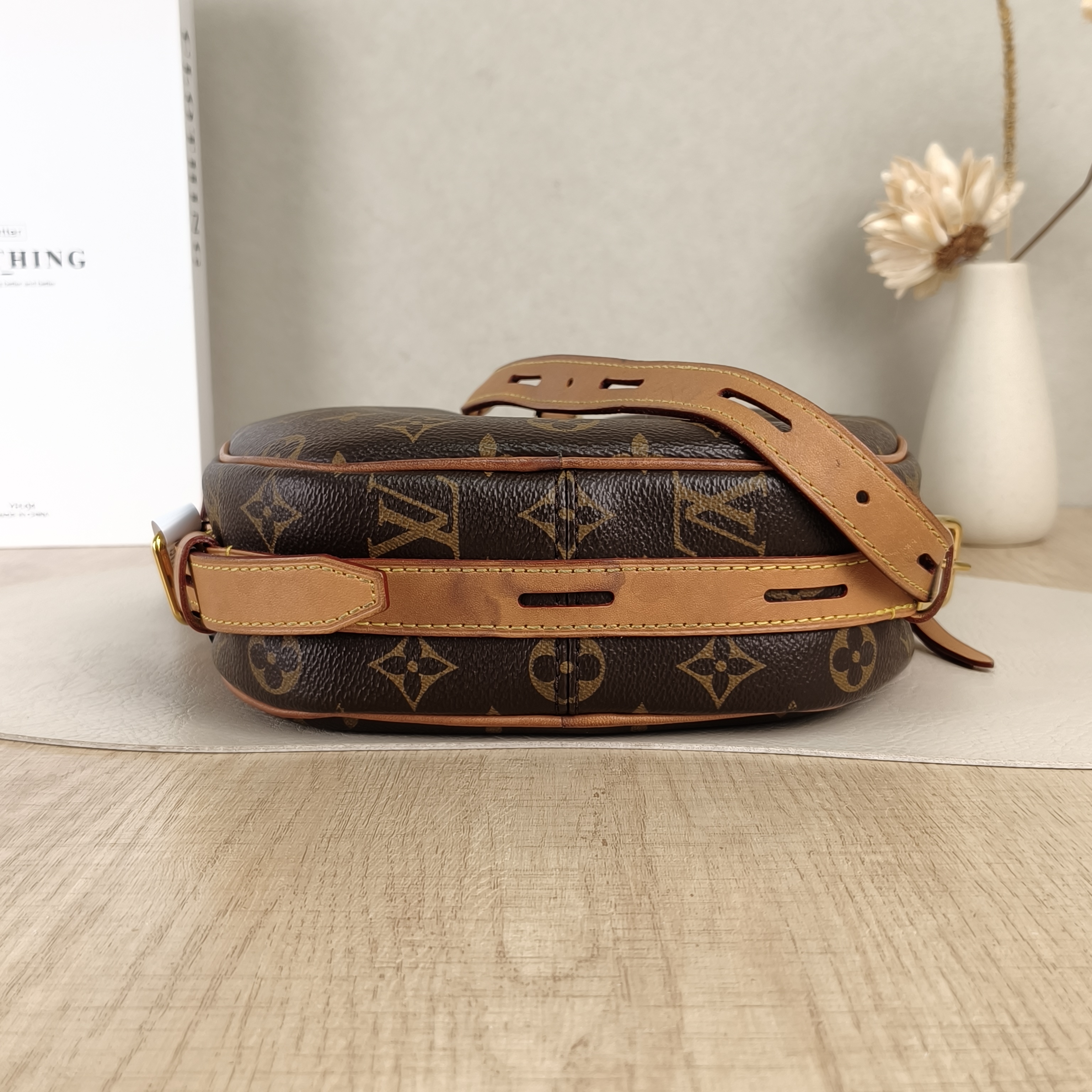 Louis Vuitton Crossbody Bag BOITE CHAPEAU SOUPLE Monogram PVC Large20 × 8 × 22.5 cm — cover view 2 of 6