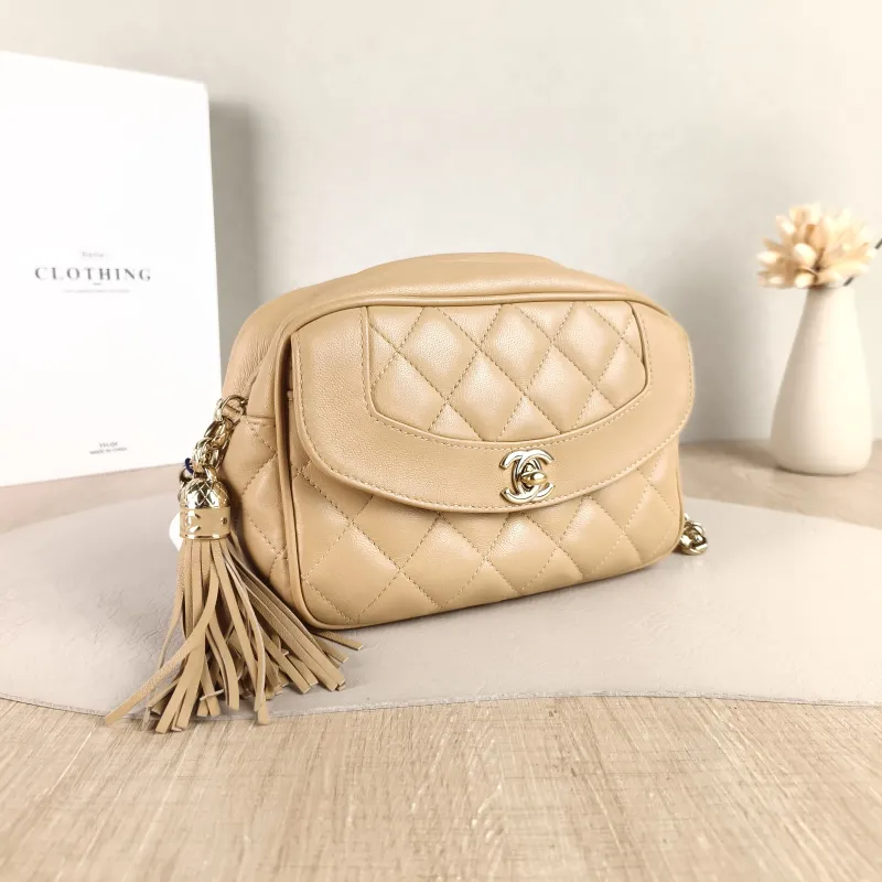 Chanel Crossbody Bag Crossbody Bag Beige Lambskin One Size19 × 8 × 13 cm — cover view 4 of 5