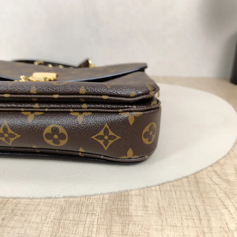 Louis Vuitton Crossbody Bag Pochette Métis Monogram PVC Medium25 × 7 × 19 cm Conditioned — detail view 10 of 14