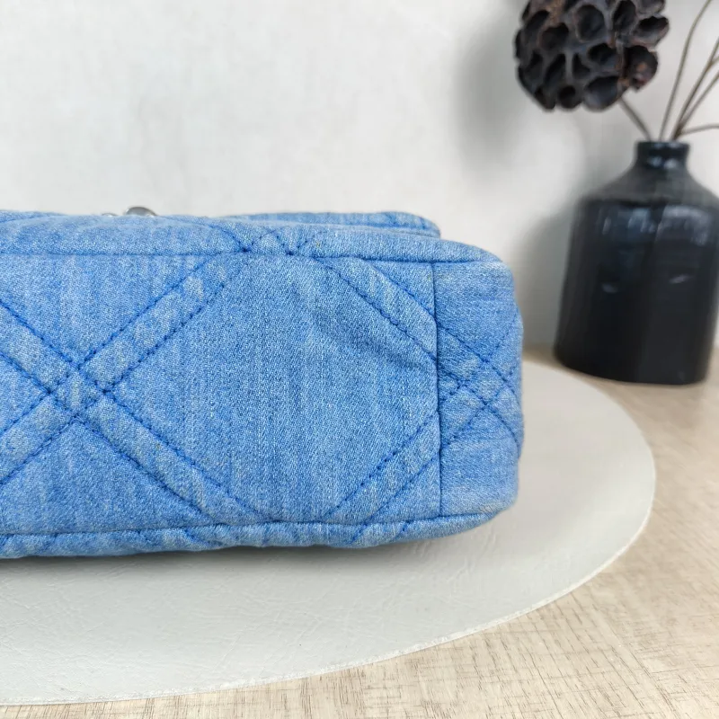 Chanel Crossbody Bag 19Bag Small 26 × 9 × 16 cm — detail view 10 of 12