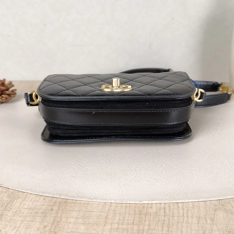 Chanel Crossbody Bag22a c Black Calfskinmini17.5 × 5.5 × 12 cm — cover view 4 of 5