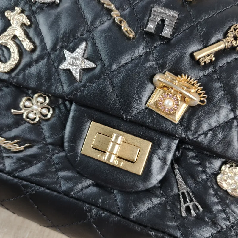 Chanel Crossbody Bag 2.55 Edition Black Calfskin Small 24 × 7.5 × 16 cm 24 — detail view 12 of 13