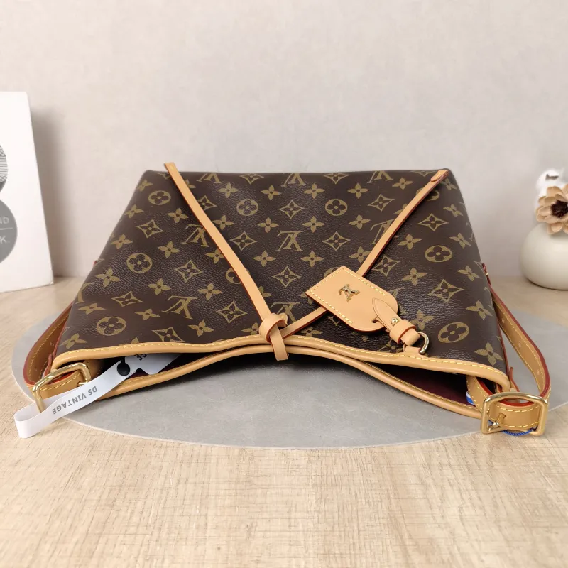Louis Vuitton Crossbody Bag Carryall Monogram PVC Small29 × 12 × 24 cm — detail view 11 of 13