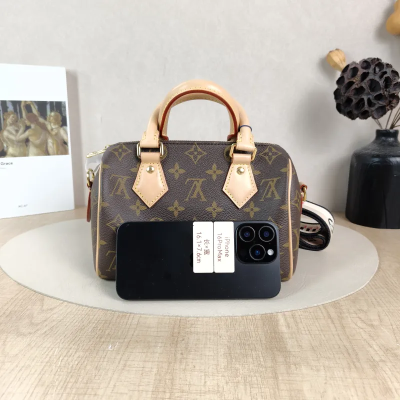 Louis Vuitton Crossbody Bag Speedy20 Shoulder Strap PVC Small20.5 × 12 × 13.5 cm — cover view 6 of 6