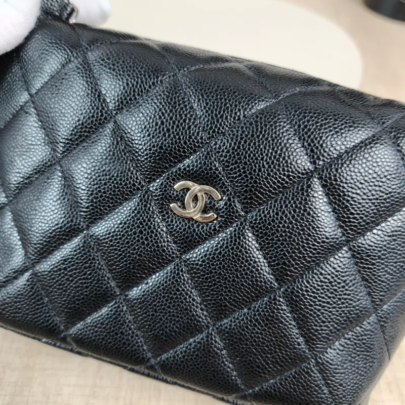 Chanel Crossbody Bag25c Vanity Case Bag Black Grained Calfskin One Size21.5 × 7.5 × 19 cm — detail view 8 of 12