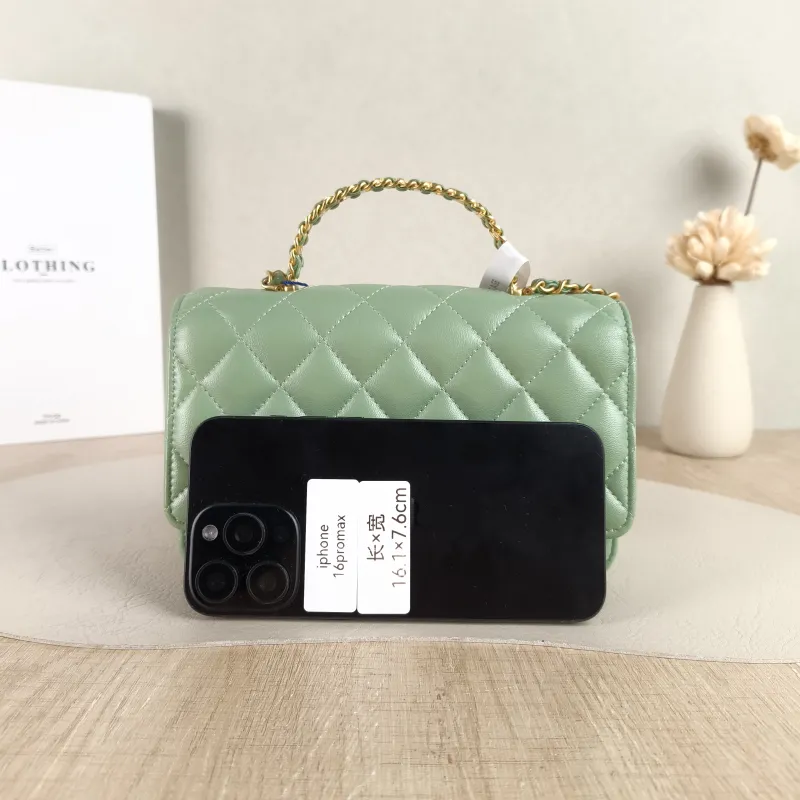 Chanel Crossbody Bag Edition woc Green Lambskin Mini 19.2 × 3.5 × 12.3 cm — cover view 6 of 6