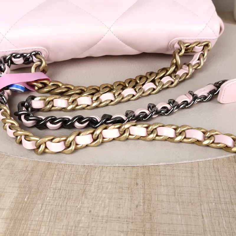 Chanel Crossbody Bag 19Bag Pink SL ambskin Small 26 × 9 × 16 cm — detail view 14 of 14