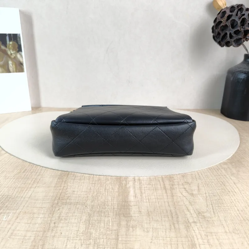Chanel Crossbody Bag c Logo Black Calfskin One Size 23 × 7.5 × 16 cm — cover view 2 of 5