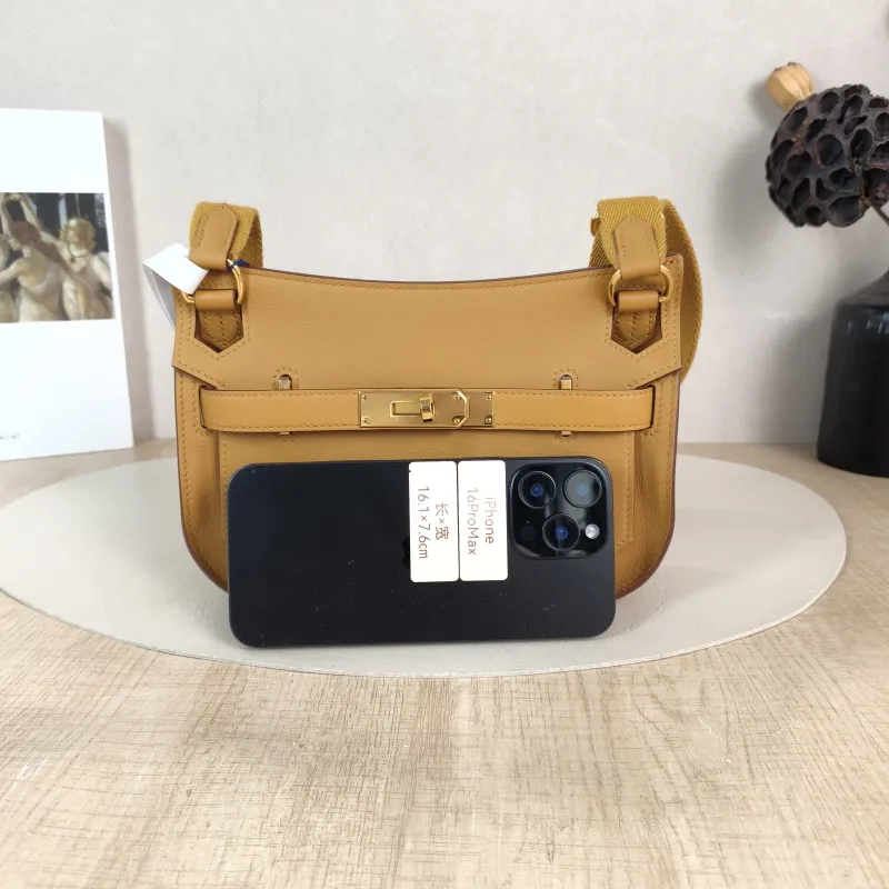 Hermès Crossbody Bag Jypsiere 23 4B Swift Calfskin Mini 23 × 5 × 17 cm W — cover view 6 of 6