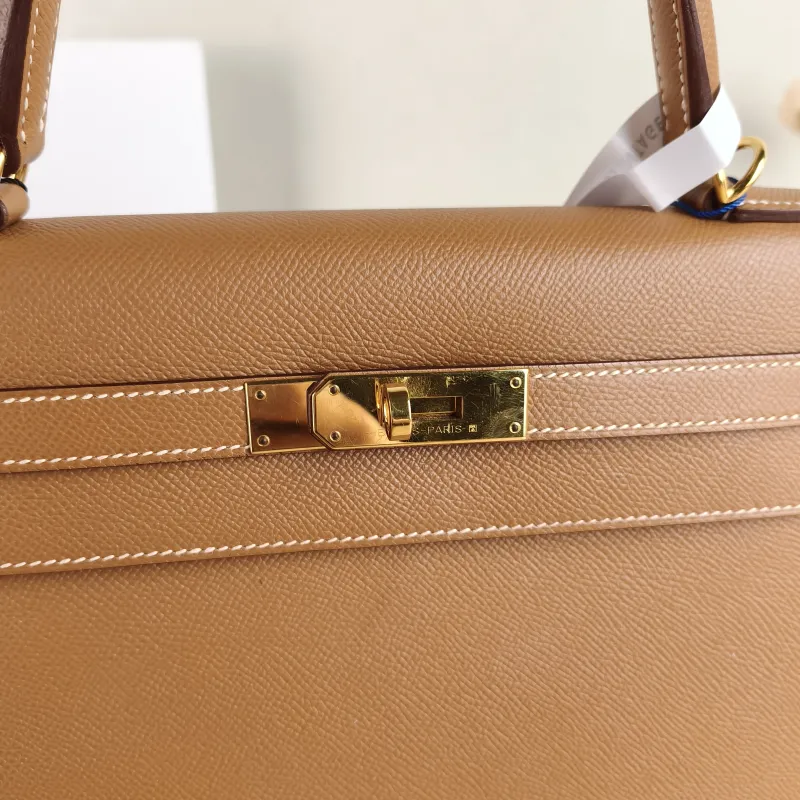 Hermès Shoulder Bag Kelly 32 Gold-Tone Hardware Epsom Calfskin Large 32 × 11 × 23 cm Y — detail view 4 of 10
