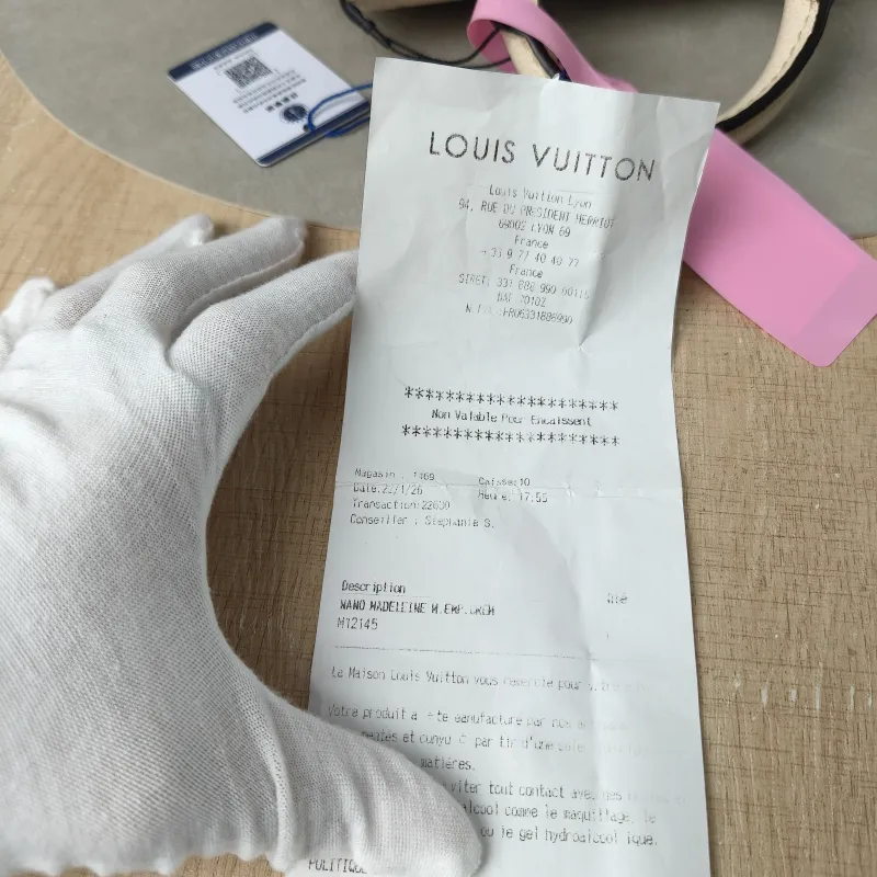 Louis Vuitton Crossbody Bag MADELEINE White Empreinte Embossed Calfskinnano21 × 6 × 12.5 cm — detail view 9 of 14