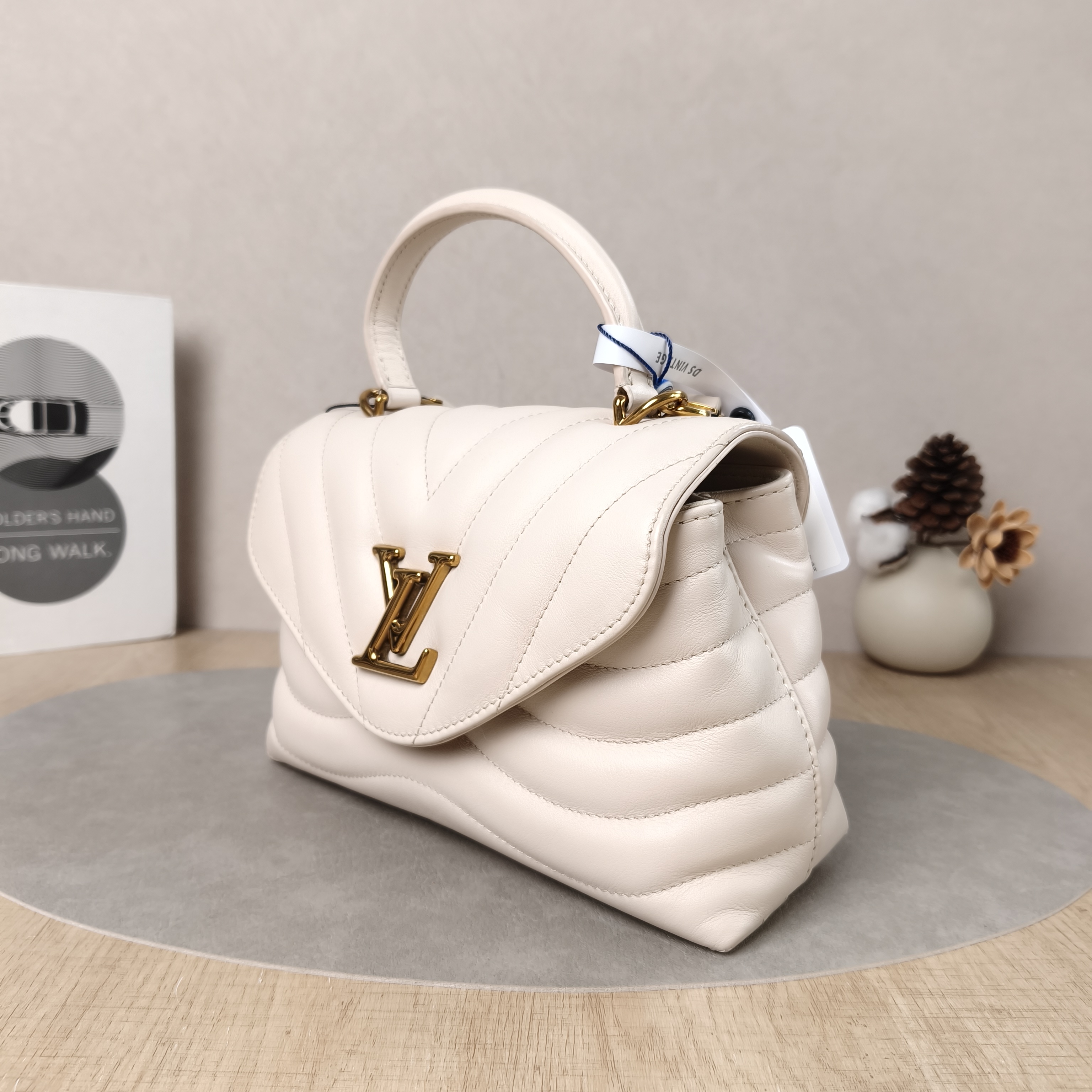 Louis Vuitton Crossbody Bag New Wave Hold Me Top Handle Bag White Calfskin One Size23 × 10 × 15 cm — cover view 2 of 6