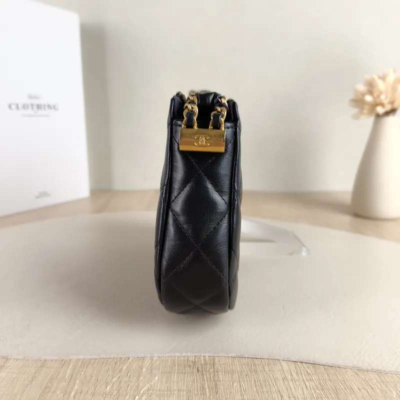 Chanel Shoulder Bag hobo 19 Black Lambskin Small 20 × 4.5 × 13 cm — detail view 7 of 12