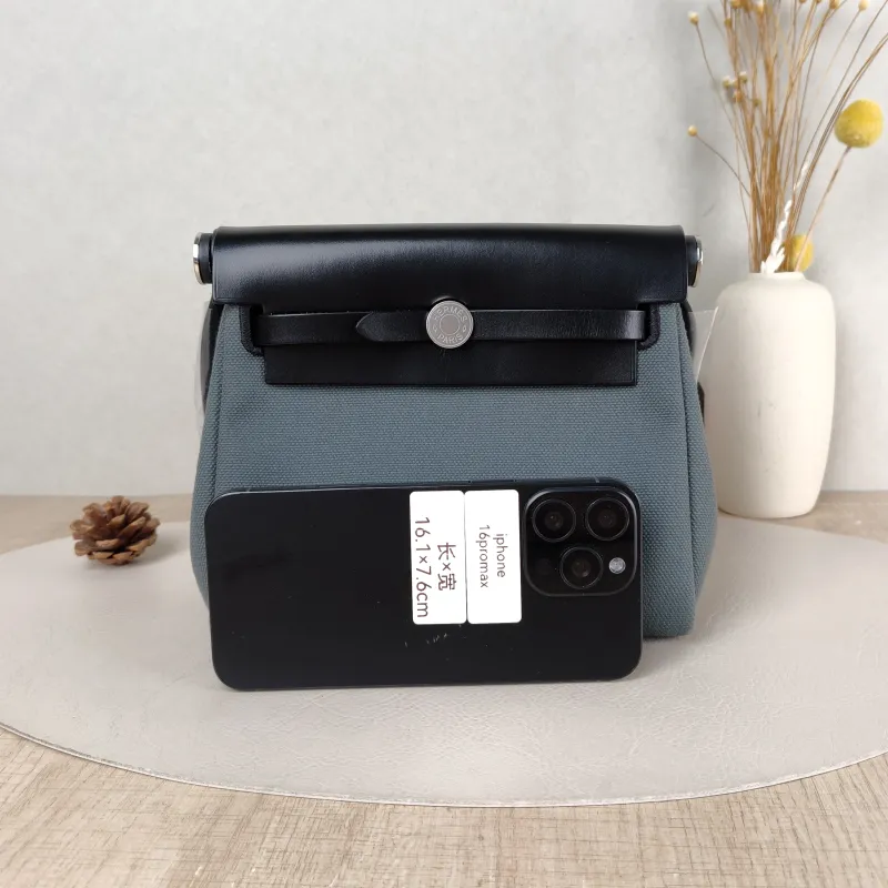 Hermès Crossbody Bag Herbag Zip 20 Calfskin，Canvas Mini 20.5 × 7 × 16.5 cm K — cover view 5 of 5