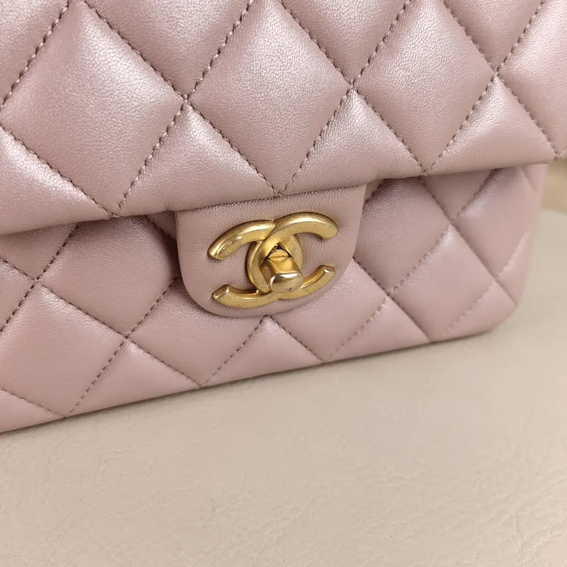 Chanel Crossbody Bag Pearl Lambskin One Size19.5 × 7.5 × 14.5 cm — detail view 5 of 14