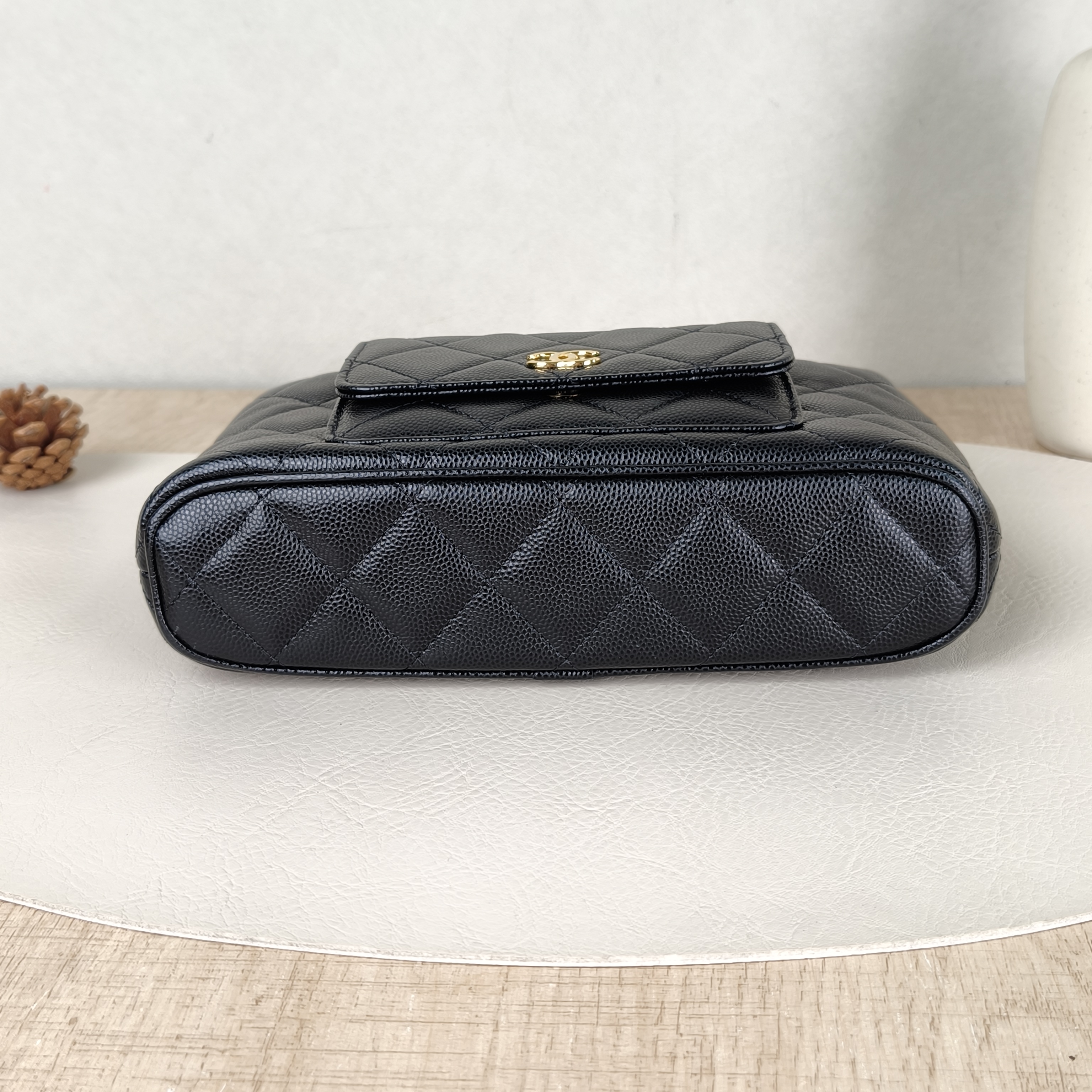 Chanel Crossbody Bag Hobo Vanity Case Bag Black Calfskin One Size20 × 5 × 13 cm — cover view 5 of 5