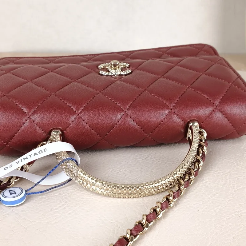 Chanel Crossbody Bag C woc Burgundy Lambskinmini19.2 × 3.5 × 12.3 cm — detail view 6 of 15
