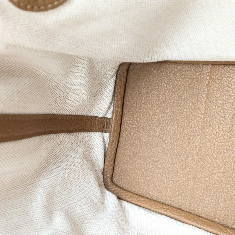 Hermès Top Handle Bag Garden Party 30 30 Negonda Calfskin Medium 30 × 13 × 21 cm B — detail view 1 of 8