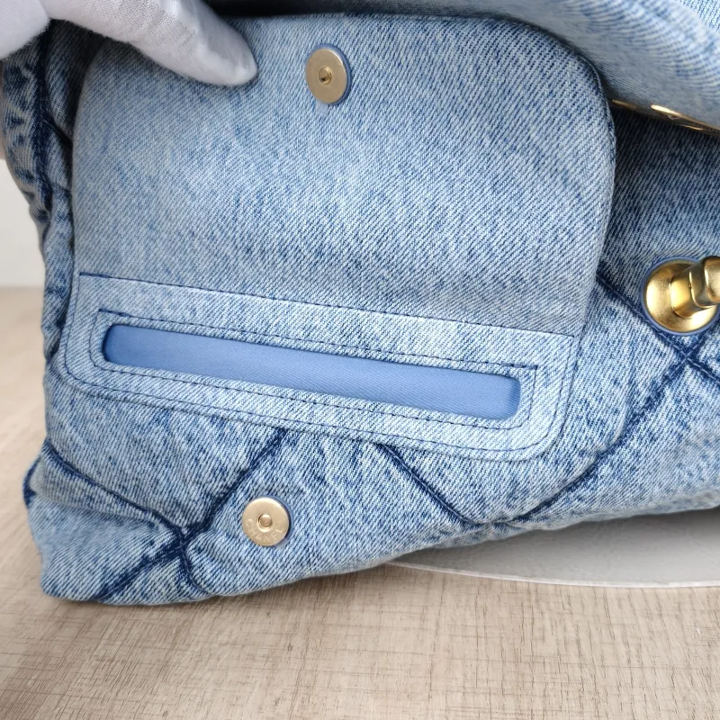 Chanel Shoulder Bag25k Blue One Size35 × 10 × 24 cm — detail view 1 of 17